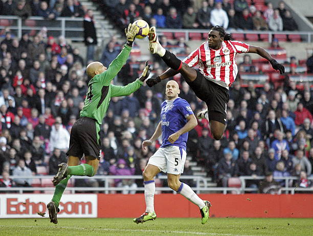 奠定坚实的 奠定坚实的